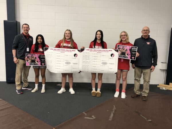 South Winneshiek Girls Wrestling State Qualifiers & Coaches